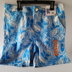 STELLA PARKER COLLECTION OF CHIC TILE BLUE AND WHITE COMFY STRETCH FABRIC SHORTS